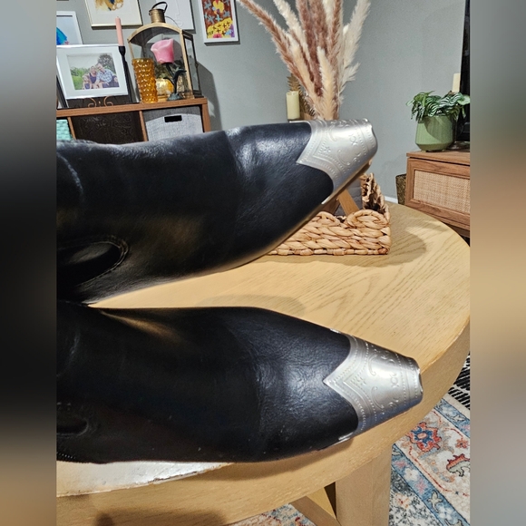 Black Western Metal Toe Ankle Boots Cowgirl Stacked Heel. Size 7 - Picture 10 of 16